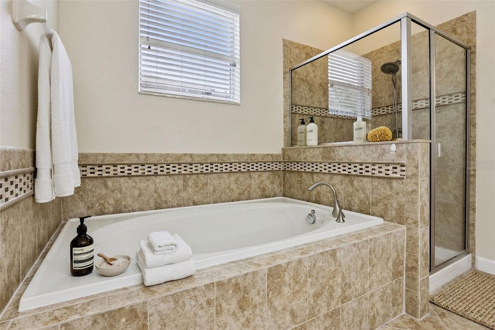 Virtually staged primary bathroom - 2892 SANDY CAY ST, CLERMONT