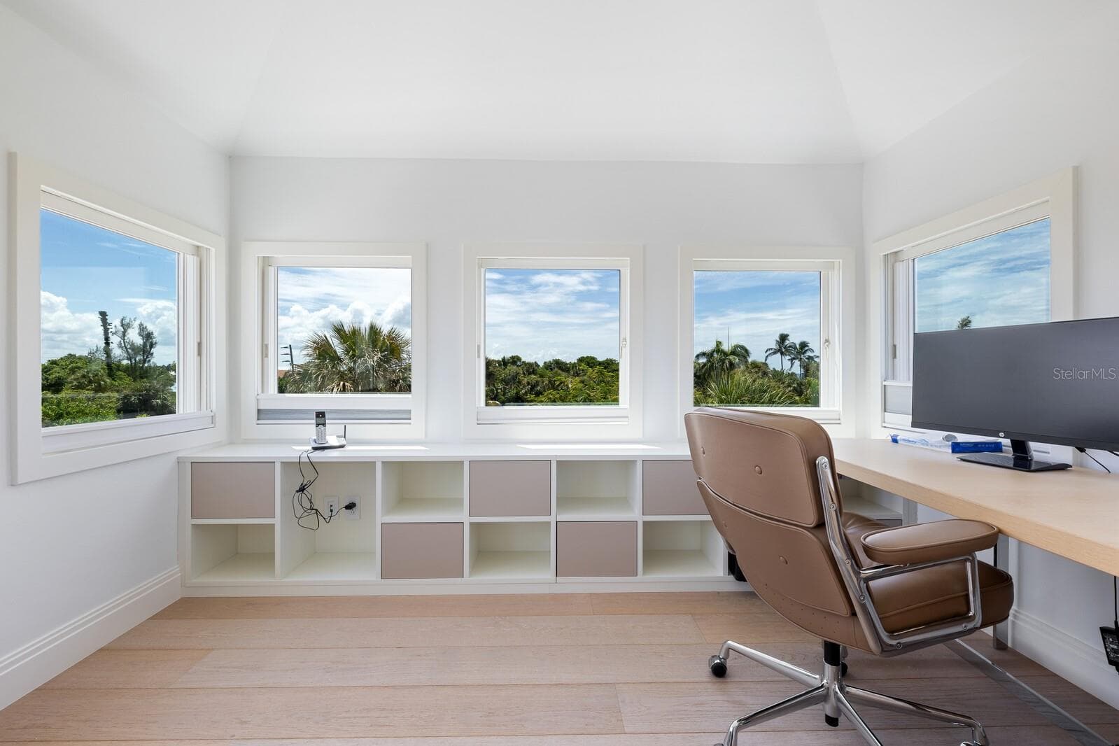 Office - 2021 20TH ST W, BOCA GRANDE