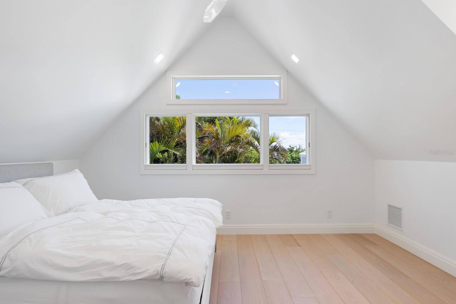 Guest room - 2021 20TH ST W, BOCA GRANDE