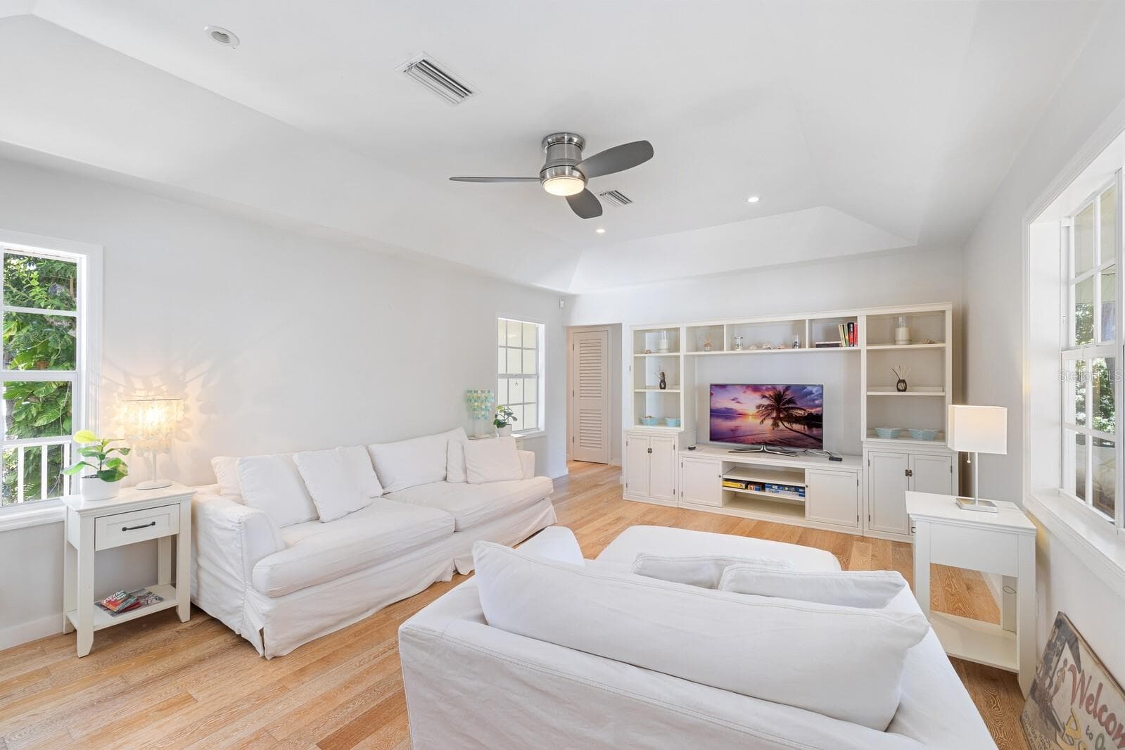 Guest Cottage - 2021 20TH ST W, BOCA GRANDE