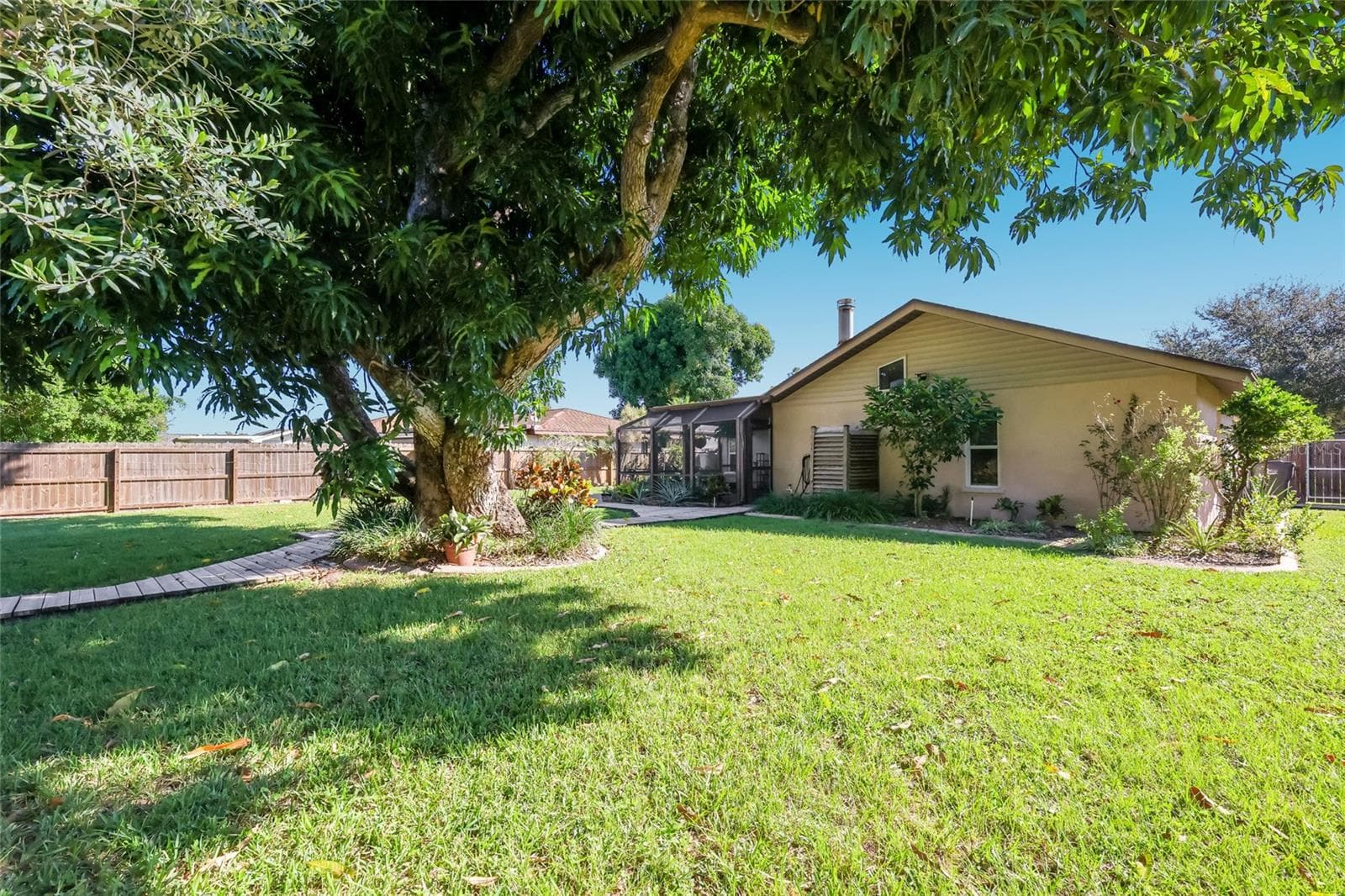 View of the back of the house - 204 46TH ST NW, BRADENTON