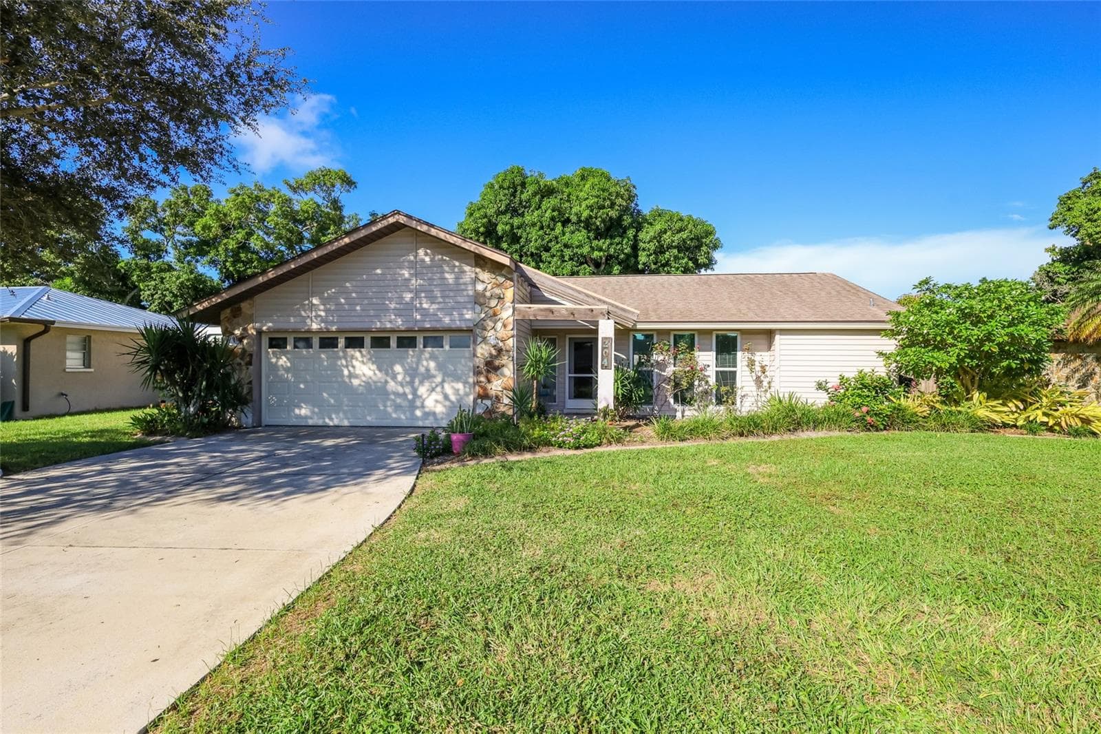 Make 204 46th St NW your home today! - 204 46TH ST NW, BRADENTON