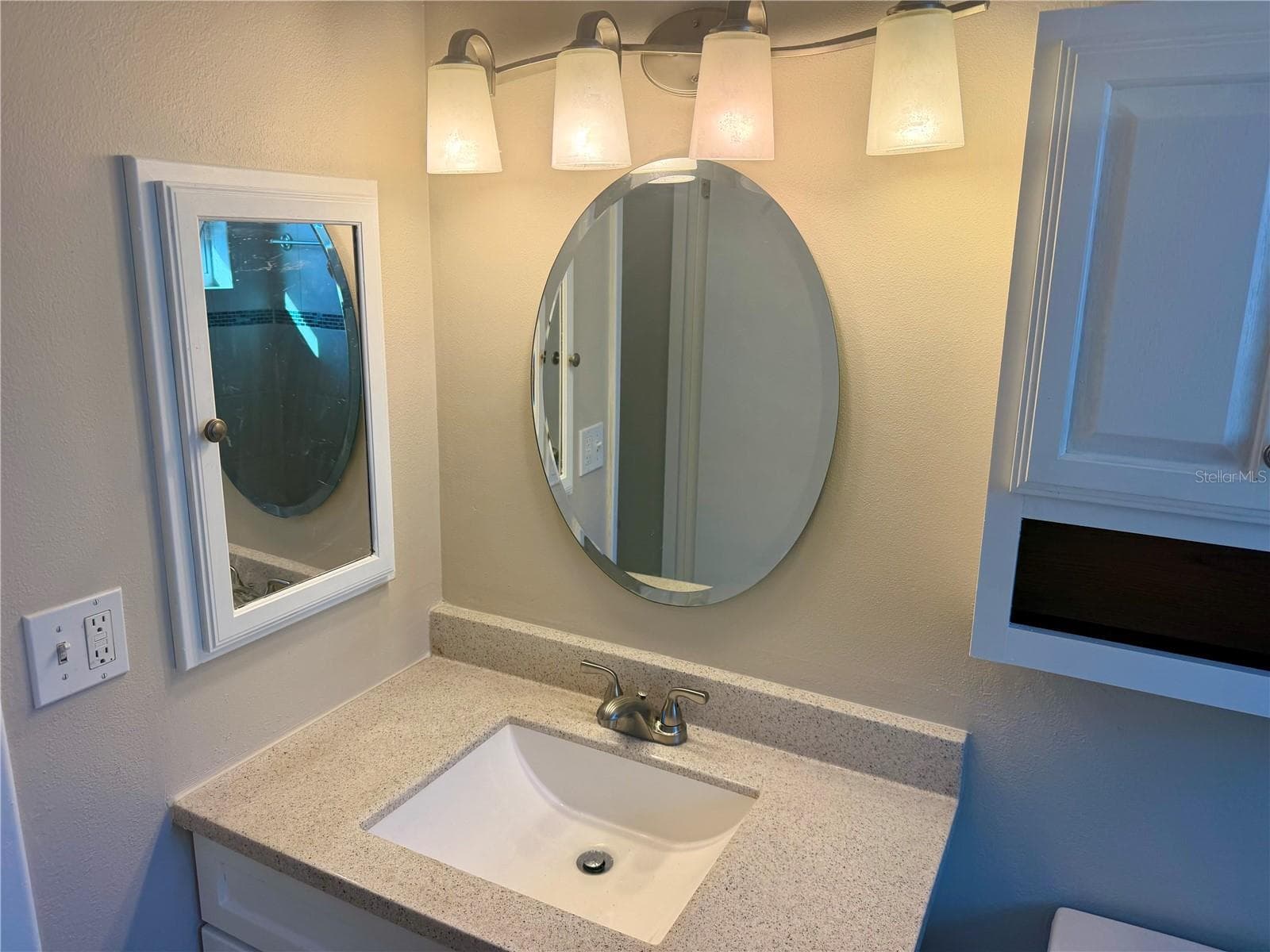 En-suite Master Bath - 889 SKY LOCH DR S, DUNEDIN