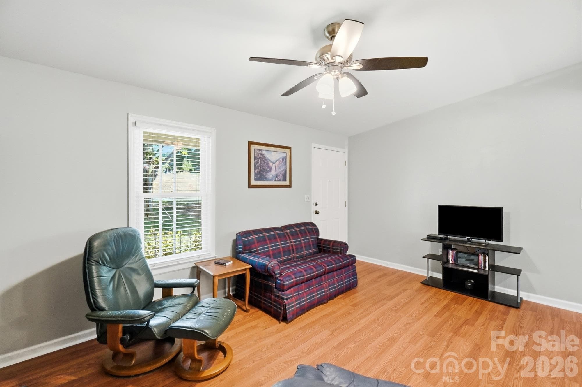 Single Family Residence at 1509 Yellowstone Court, Gastonia, photo 7 of 49