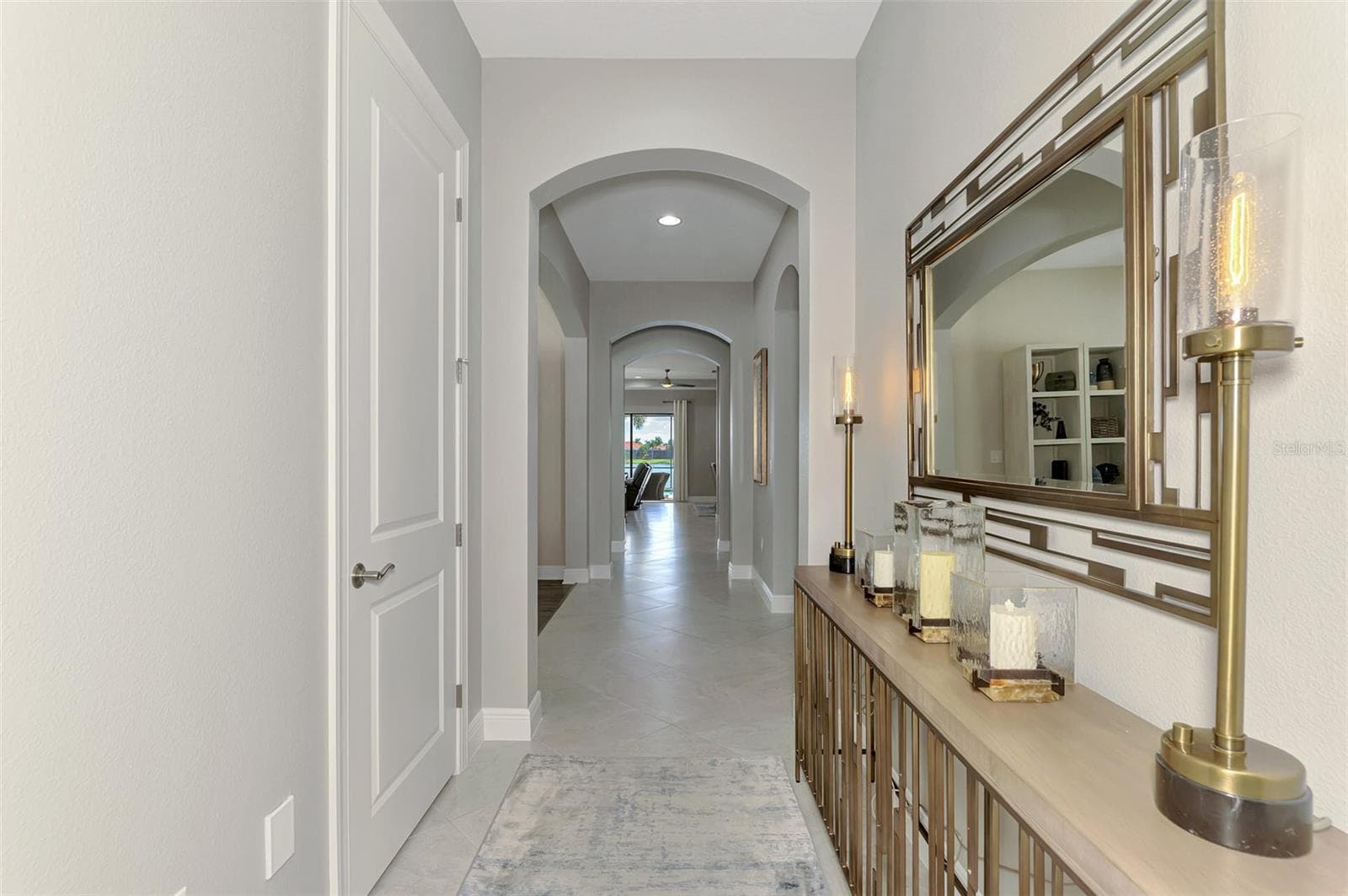 Front entry - 23810 WAVERLY CIR, VENICE