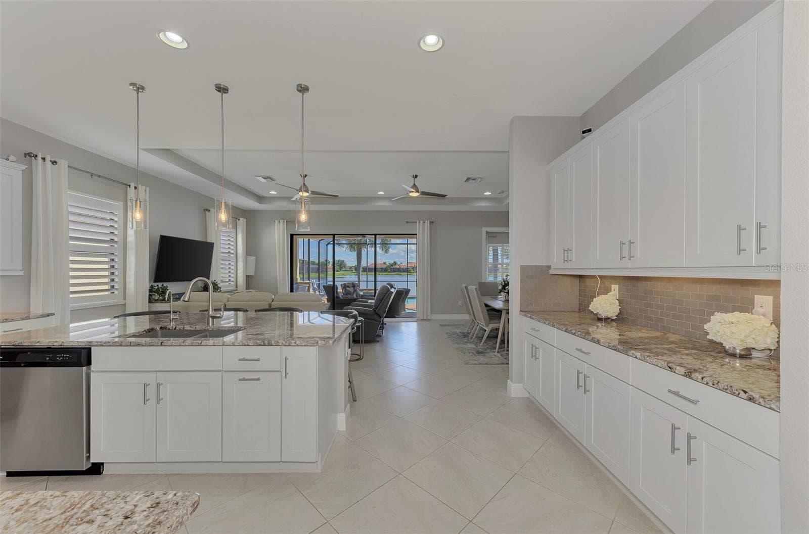 Kitchen - 23810 WAVERLY CIR, VENICE