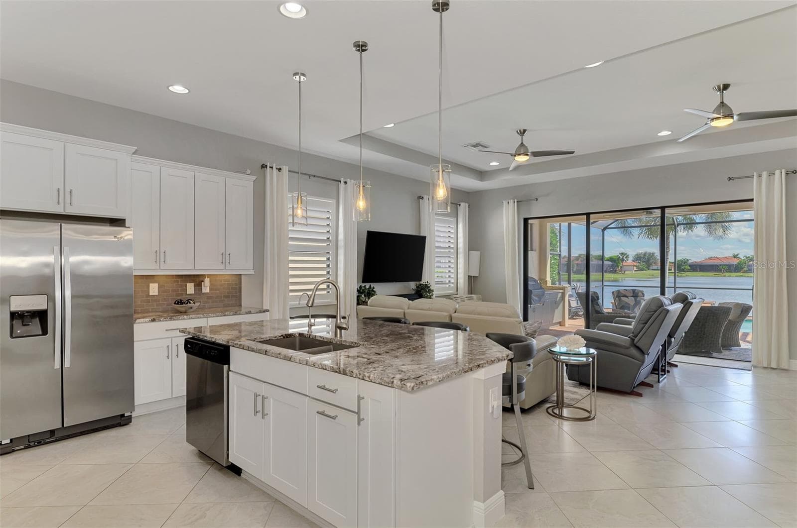Kitchen - 23810 WAVERLY CIR, VENICE