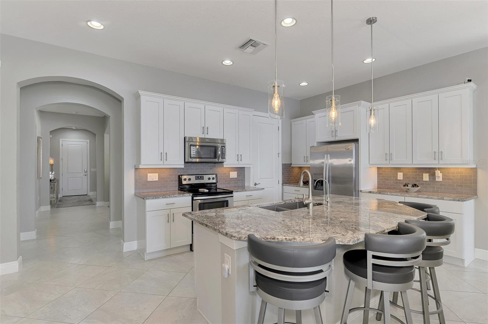 Kitchen - 23810 WAVERLY CIR, VENICE