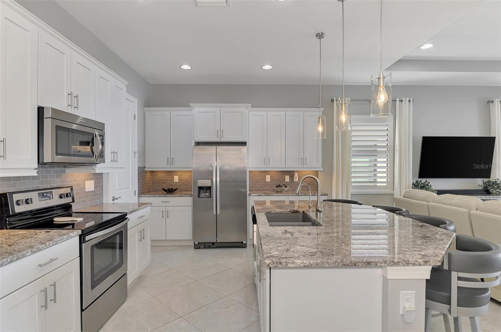 Kitchen - 23810 WAVERLY CIR, VENICE