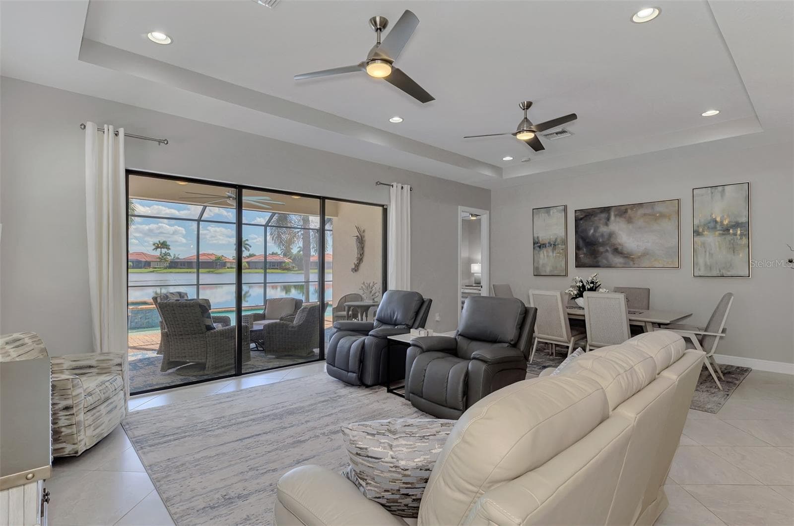 Living room - 23810 WAVERLY CIR, VENICE