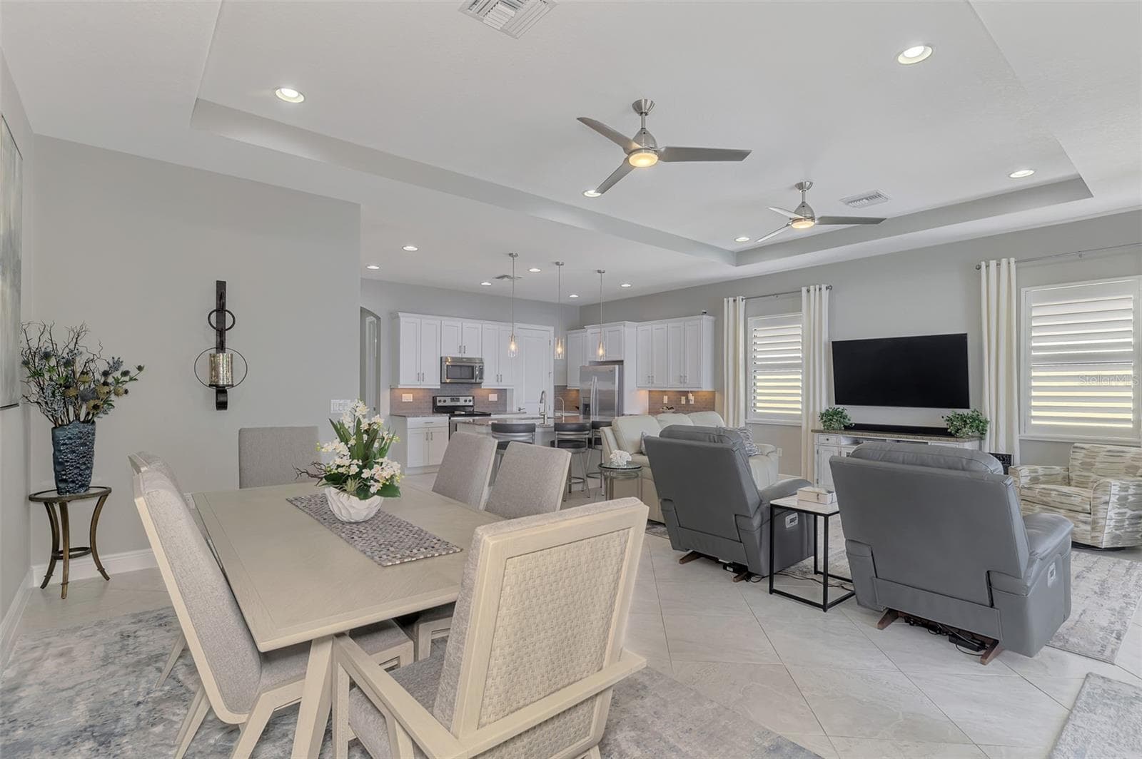 Dining area - 23810 WAVERLY CIR, VENICE