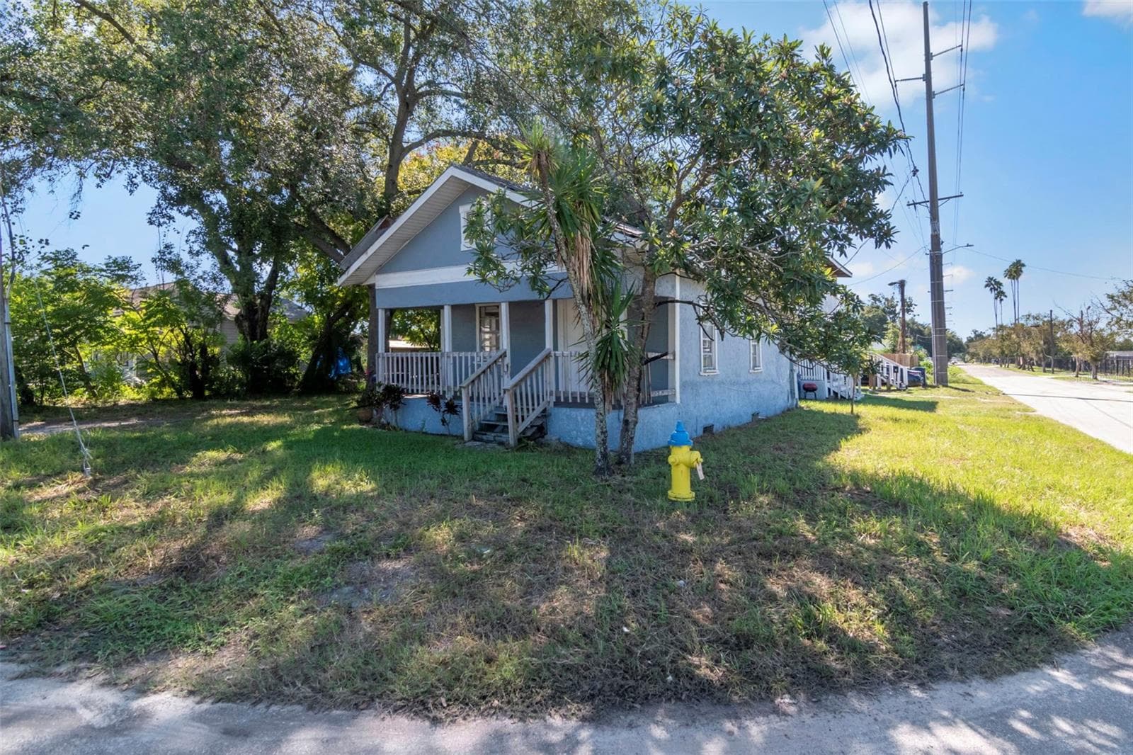 Single Family Residence at 2601 E 25TH AVE, TAMPA, photo 3 of 23
