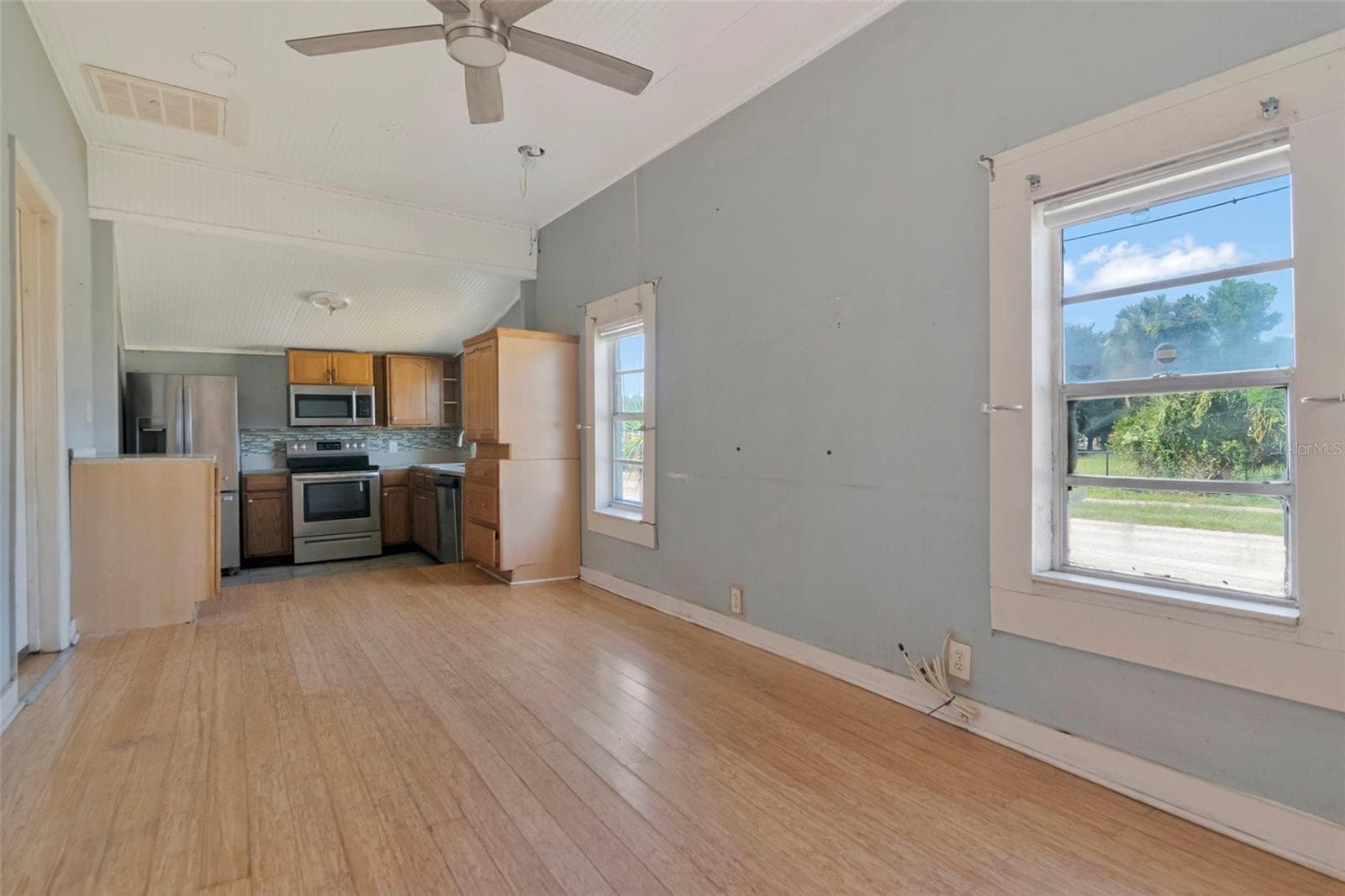 Single Family Residence at 2601 E 25TH AVE, TAMPA, photo 6 of 23