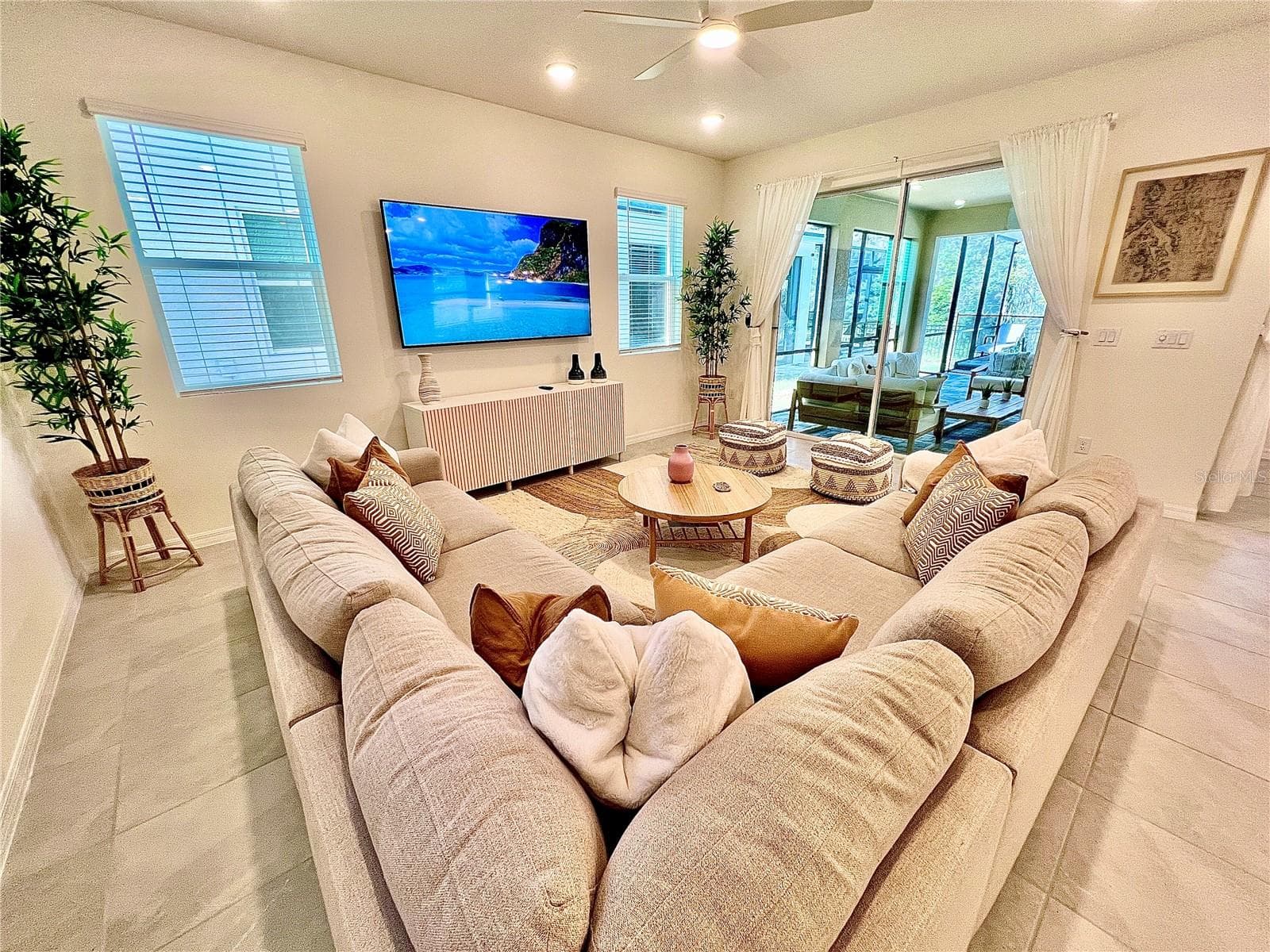 Single Family Residence at SOLARA RESORT VACATION VILLAS REP, KISSIMMEE, photo 7 of 51