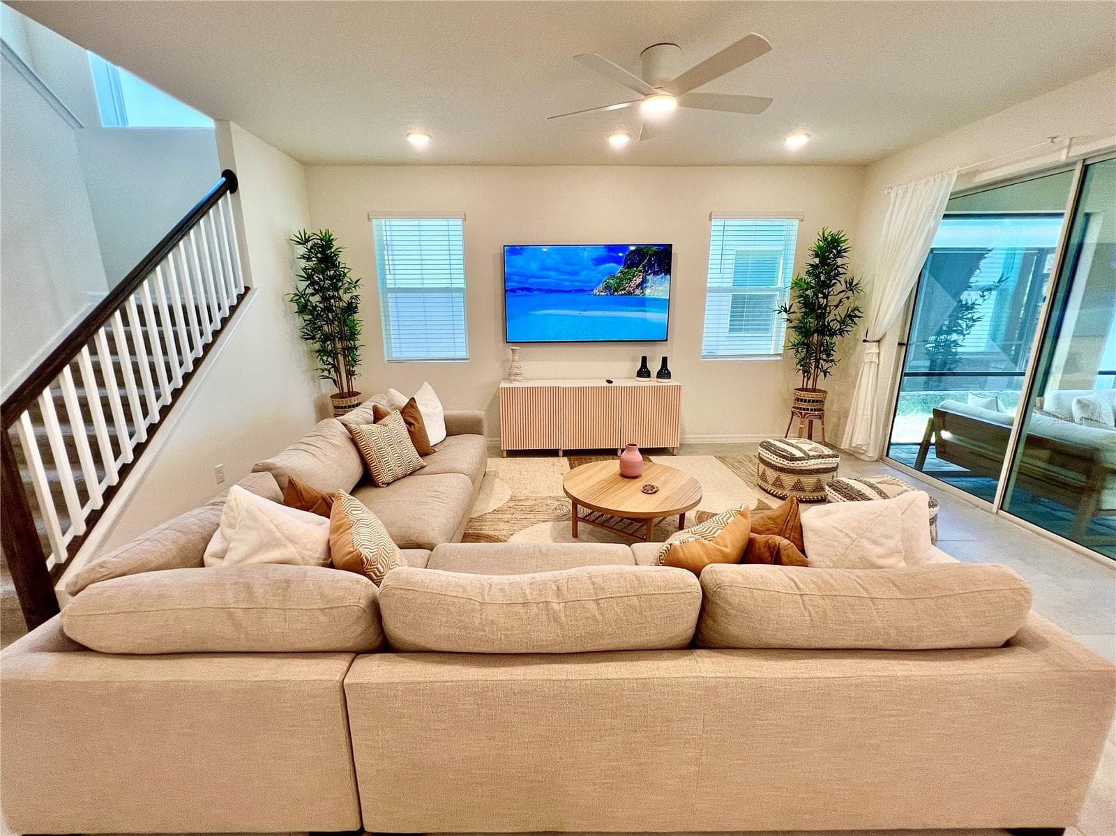 Single Family Residence at SOLARA RESORT VACATION VILLAS REP, KISSIMMEE, photo 8 of 51