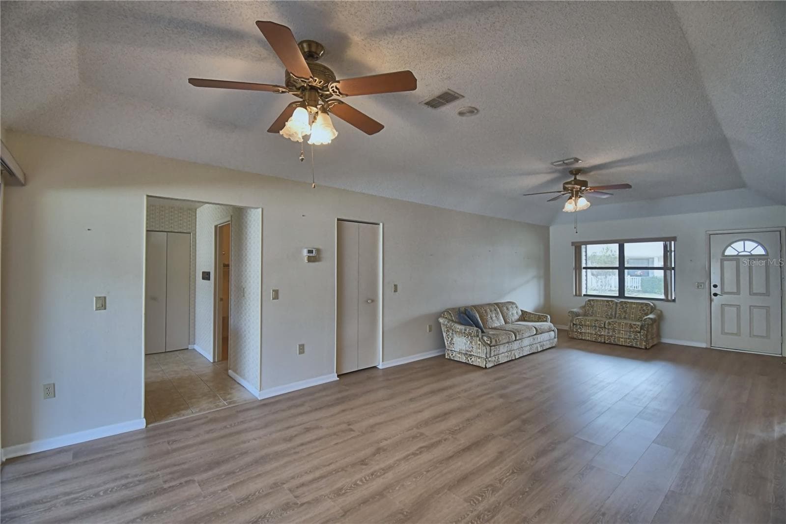 Single Family Residence at 4828 SQUIRE HOLLOW DR, LAKELAND, photo 20 of 111