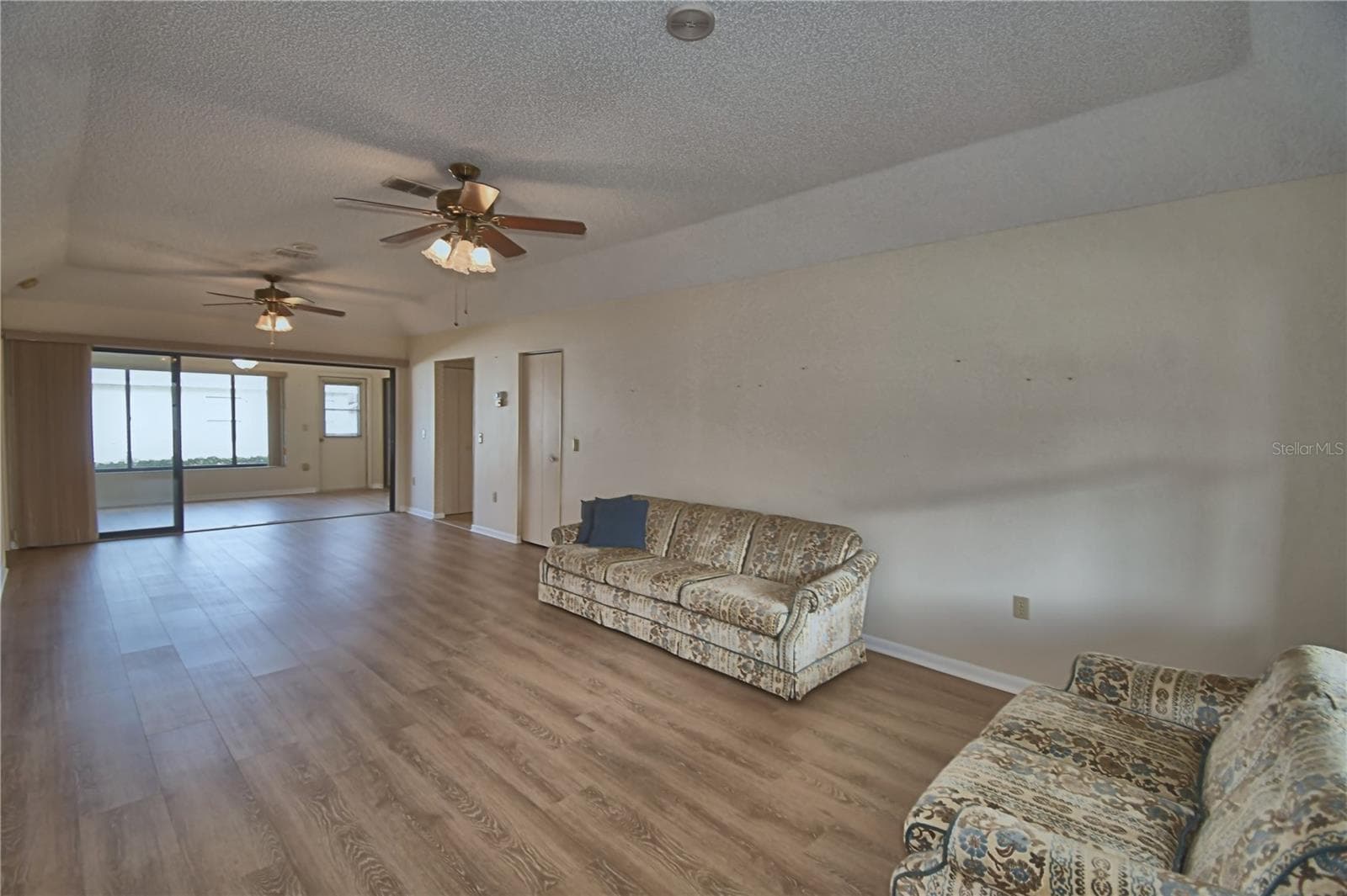 Single Family Residence at 4828 SQUIRE HOLLOW DR, LAKELAND, photo 16 of 111