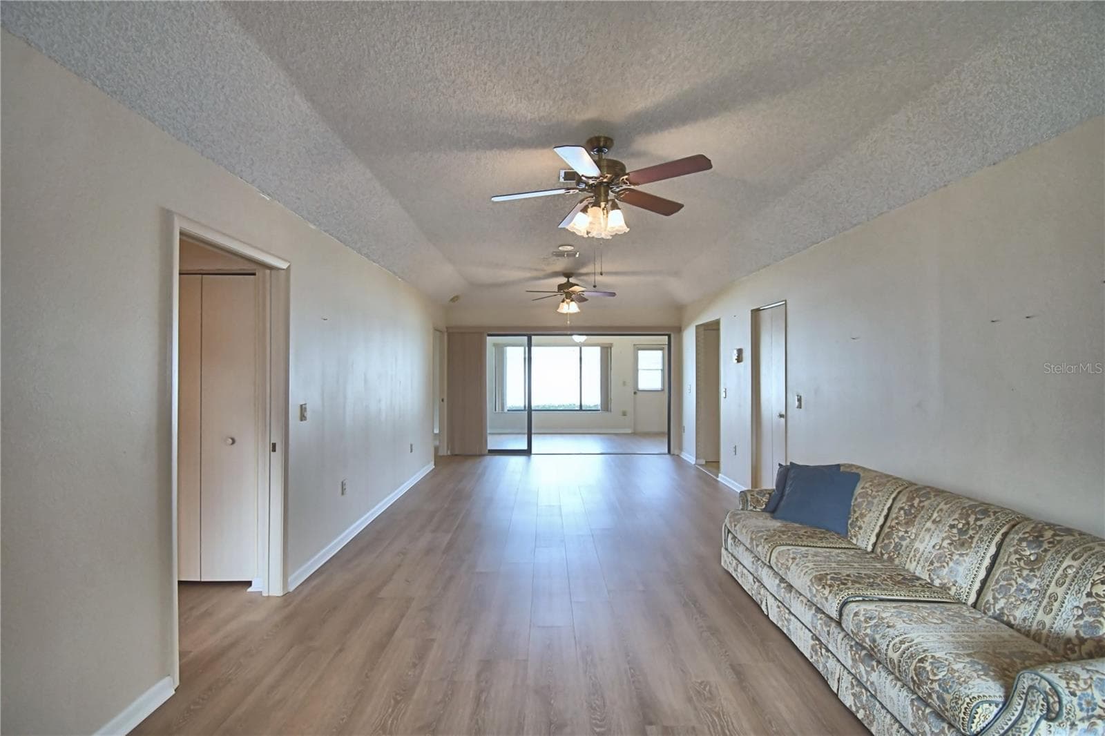Single Family Residence at 4828 SQUIRE HOLLOW DR, LAKELAND, photo 22 of 111