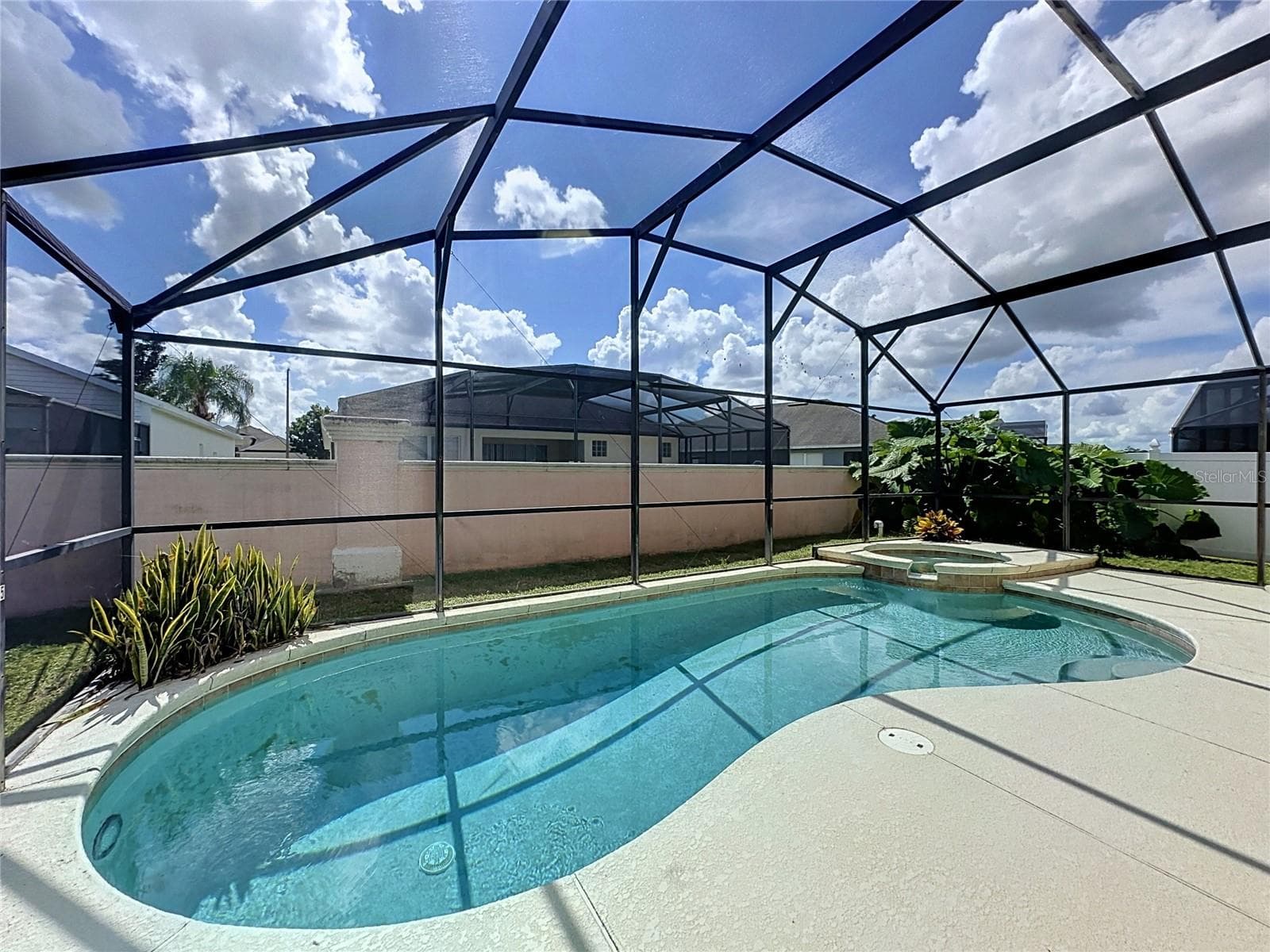 Single Family Residence at 2647 ONEIDA LOOP, KISSIMMEE, photo 2 of 62