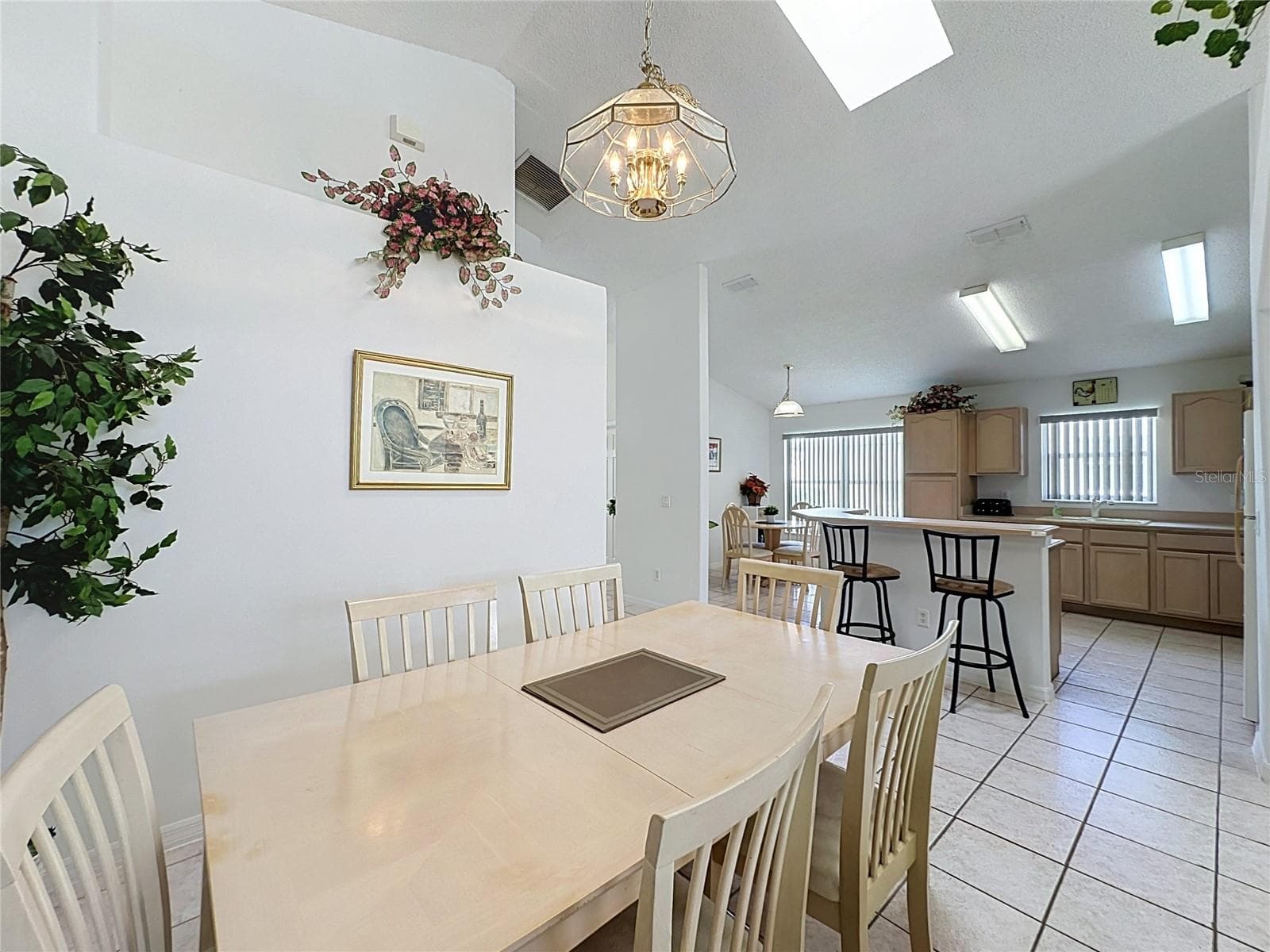 Single Family Residence at 2647 ONEIDA LOOP, KISSIMMEE, photo 7 of 62