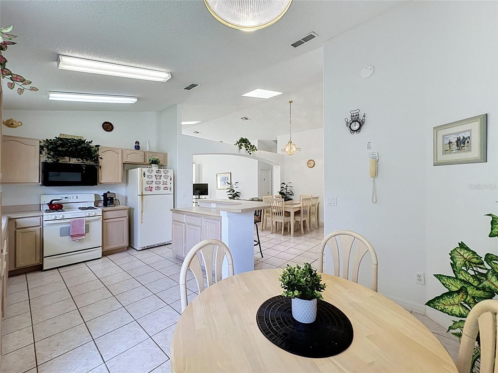 Single Family Residence at 2647 ONEIDA LOOP, KISSIMMEE, photo 12 of 62