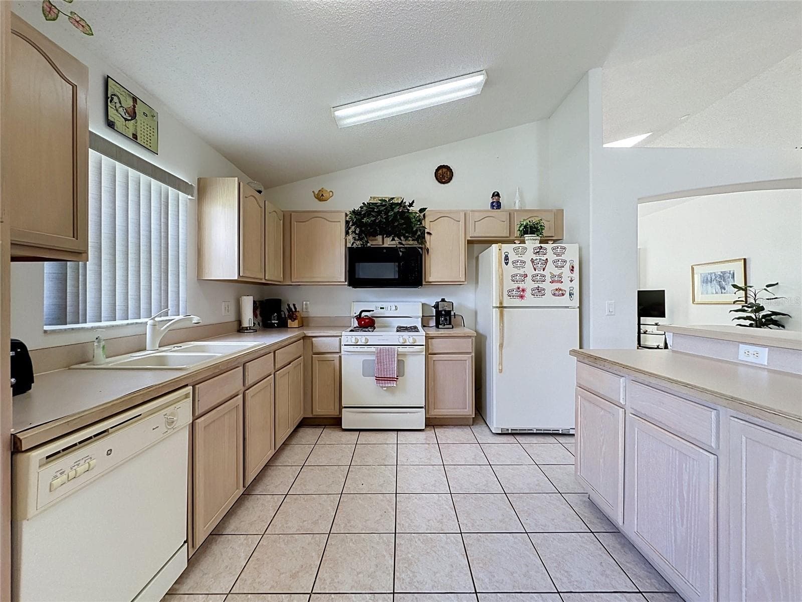 Single Family Residence at 2647 ONEIDA LOOP, KISSIMMEE, photo 13 of 62