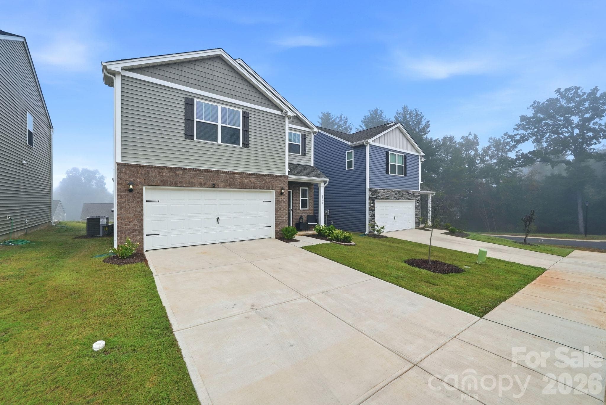 Single Family Residence at 1371 37th Avenue Lane, Hickory, photo 2 of 41