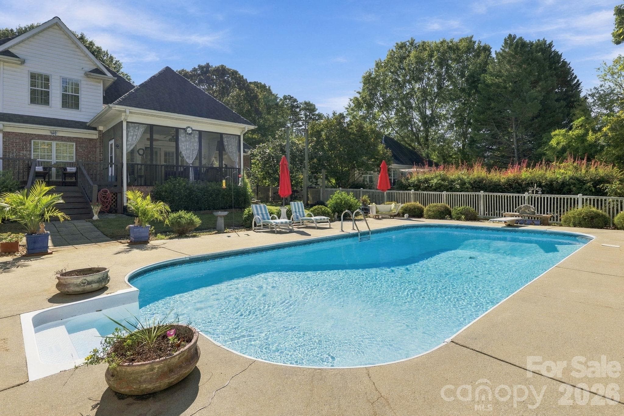 Single Family Residence at 1093 Fairfield Drive, Gastonia, photo 4 of 36