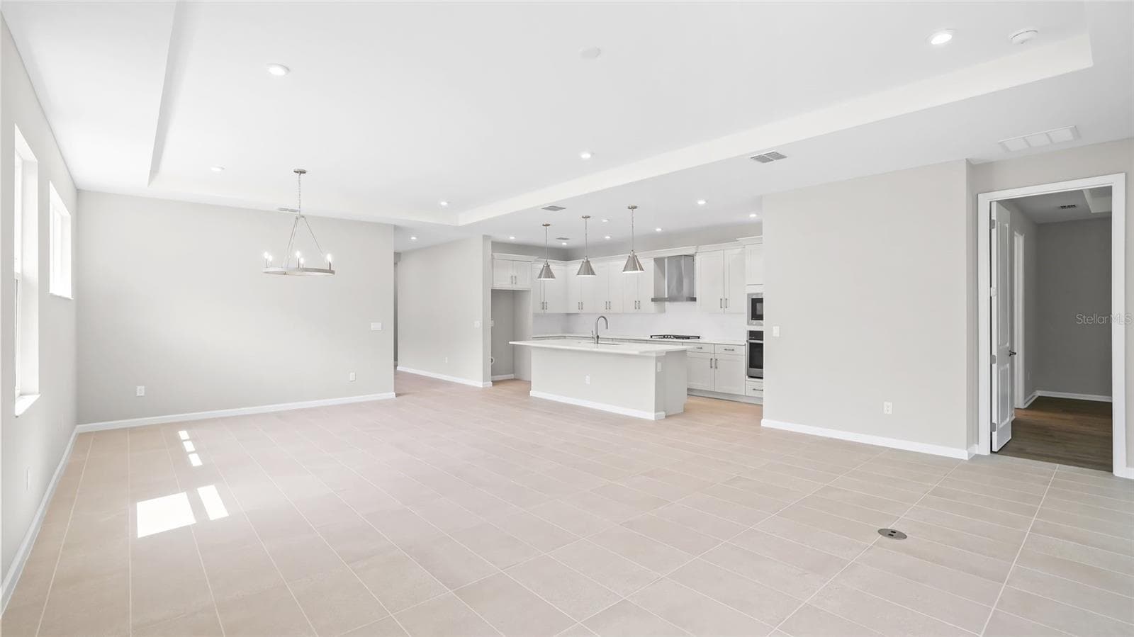 Great Room-Kitchen - 948 CLUB CRESSWIND DR, LADY LAKE