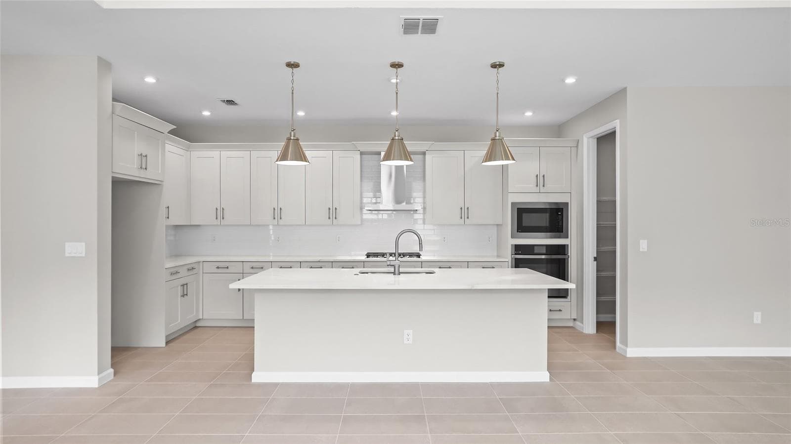 Kitchen - 948 CLUB CRESSWIND DR, LADY LAKE