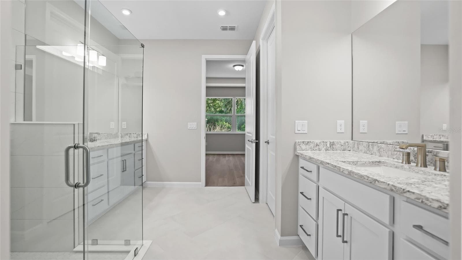 Owner's Bath - 948 CLUB CRESSWIND DR, LADY LAKE