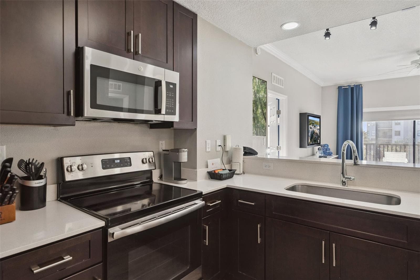 Condo - Hotel at 14501 GROVE RESORT AVE #1440, WINTER GARDEN, photo 8 of 67