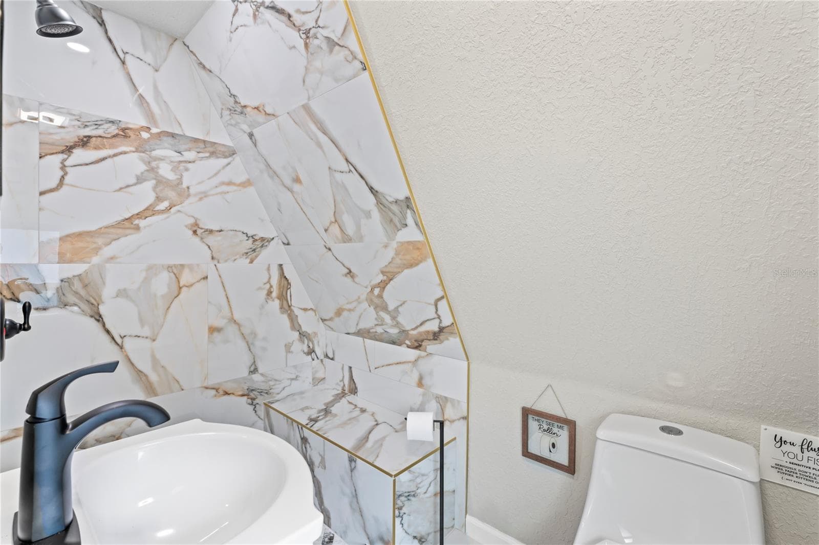 UPSTAIRS BATH - 10615 E GOBBLER DR, FLORAL CITY