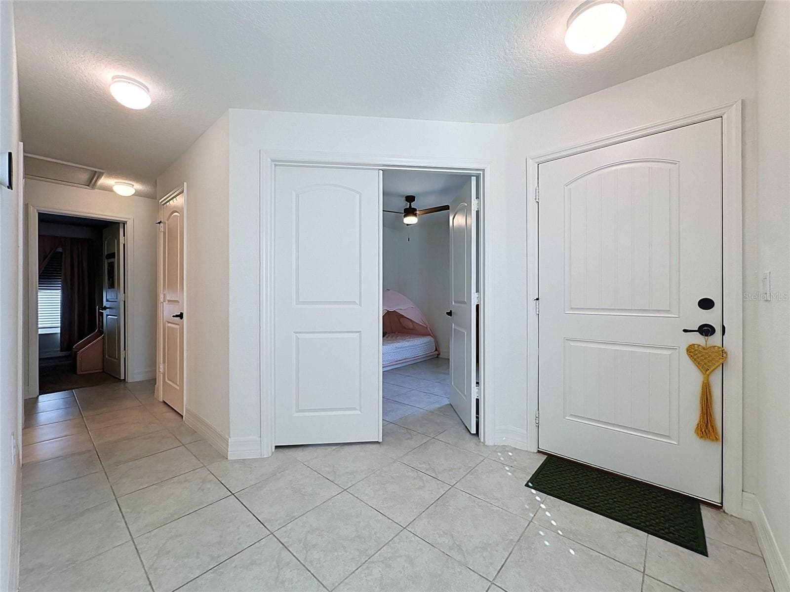 Single Family Residence at 1124 PAPAYA CIR, DAVENPORT, photo 3 of 51