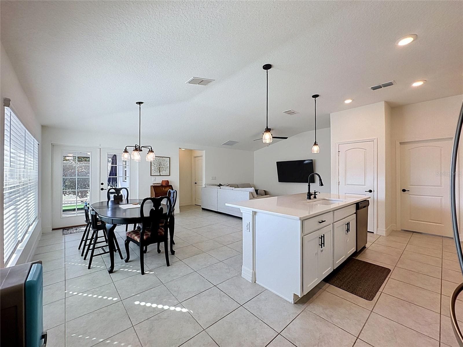 Single Family Residence at 1124 PAPAYA CIR, DAVENPORT, photo 5 of 51
