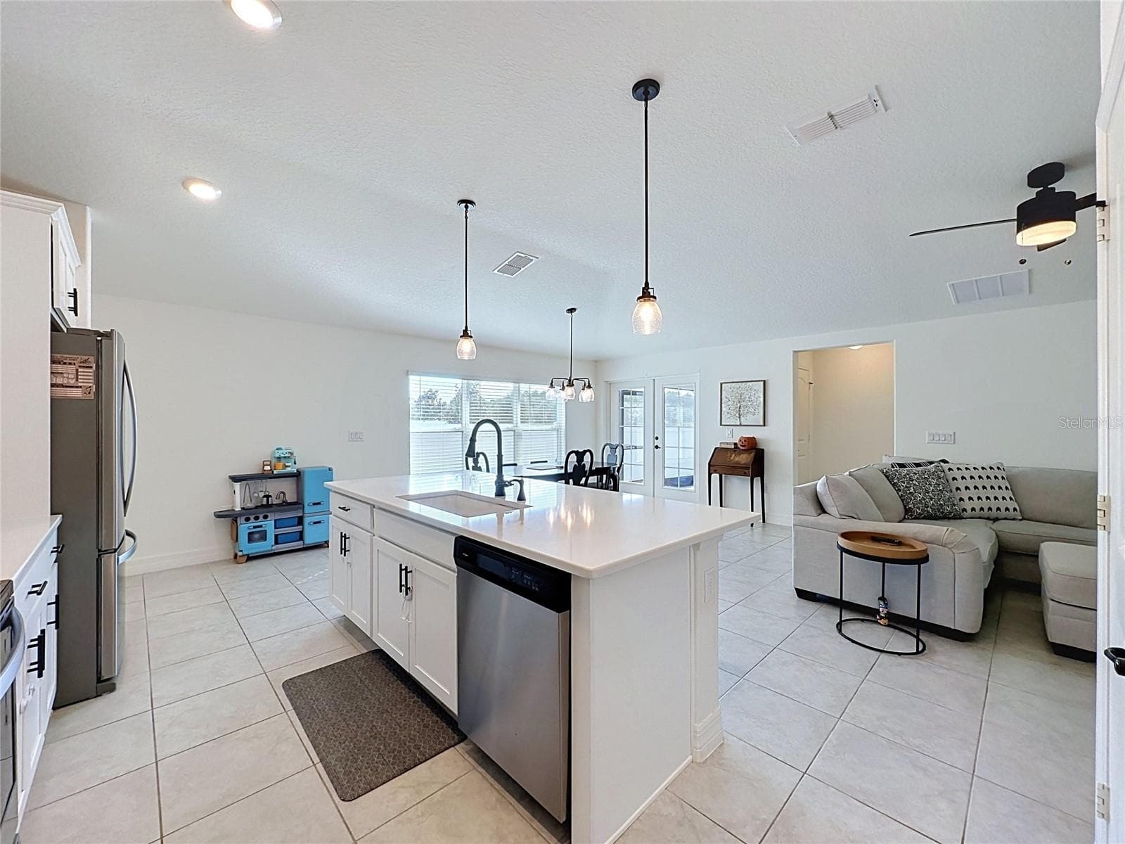 Single Family Residence at 1124 PAPAYA CIR, DAVENPORT, photo 11 of 51