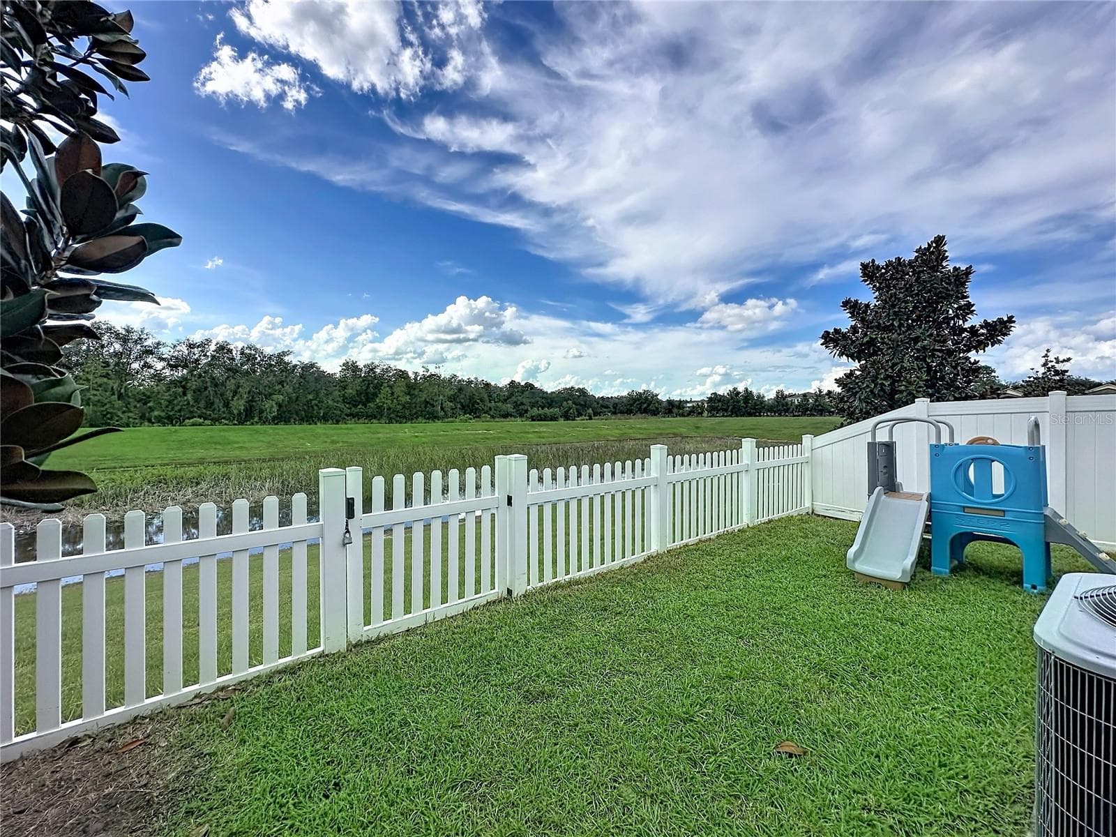 Single Family Residence at 1124 PAPAYA CIR, DAVENPORT, photo 17 of 51