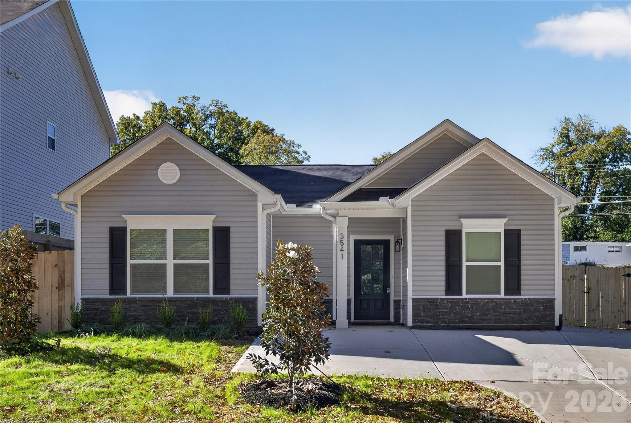 Single Family Residence at 3541 Avalon Avenue, Charlotte, photo 2 of 22