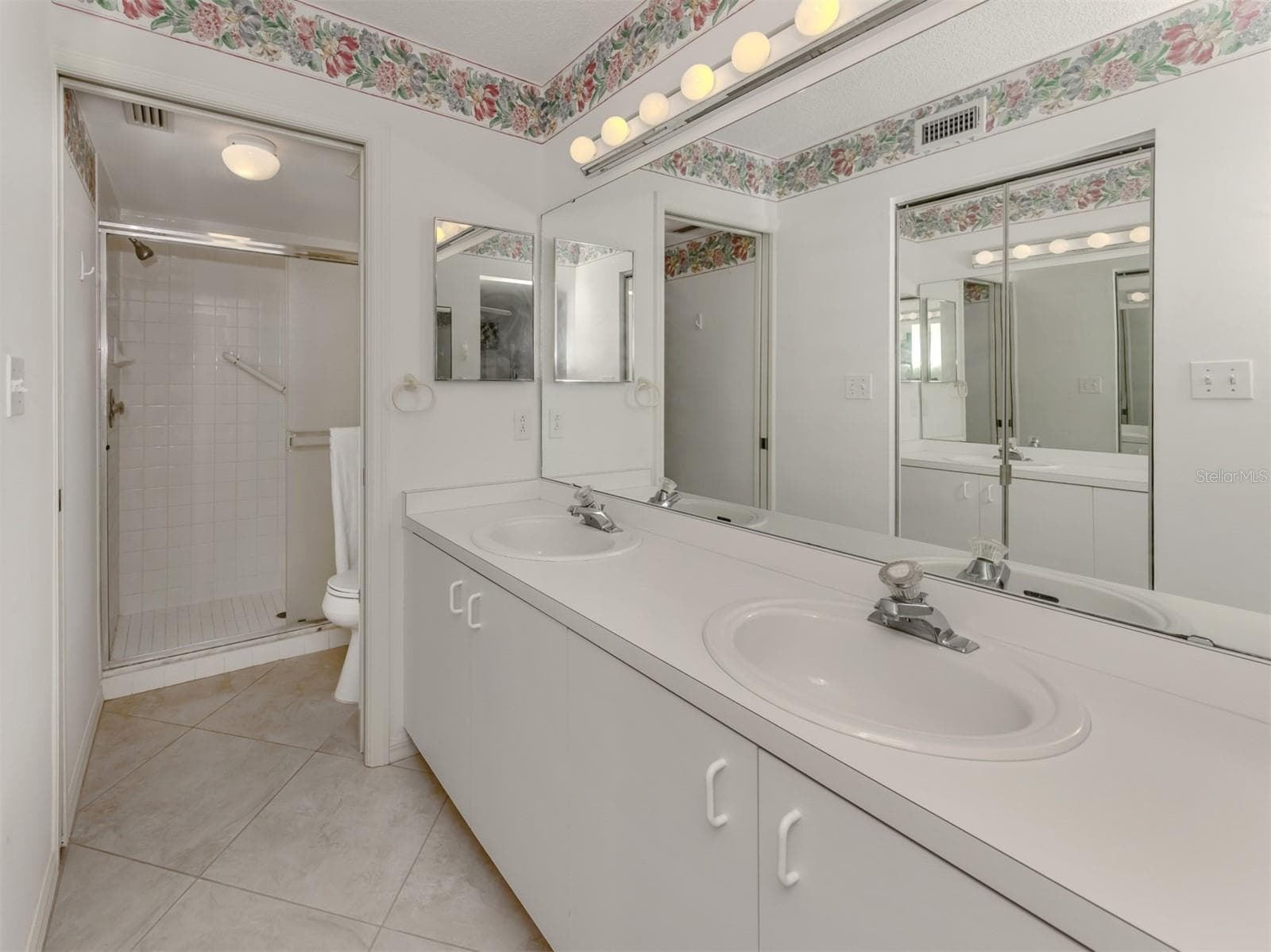 Condominium at 801 WATERSIDE DR #102, VENICE, photo 18 of 77