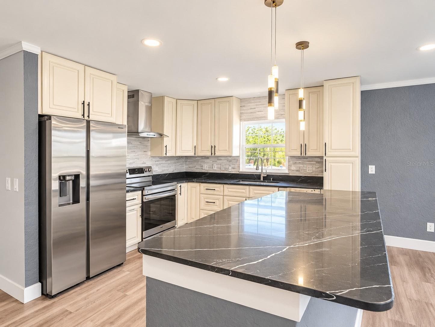 Single Family Residence at 12924 LOS ALAMITOS CT, ORLANDO, photo 9 of 37