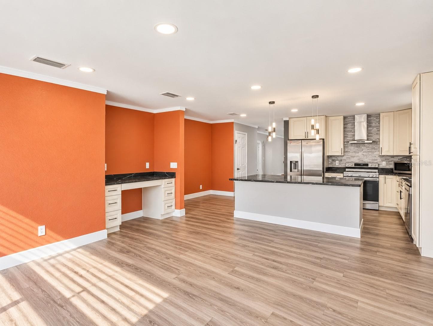 Single Family Residence at 12924 LOS ALAMITOS CT, ORLANDO, photo 11 of 37