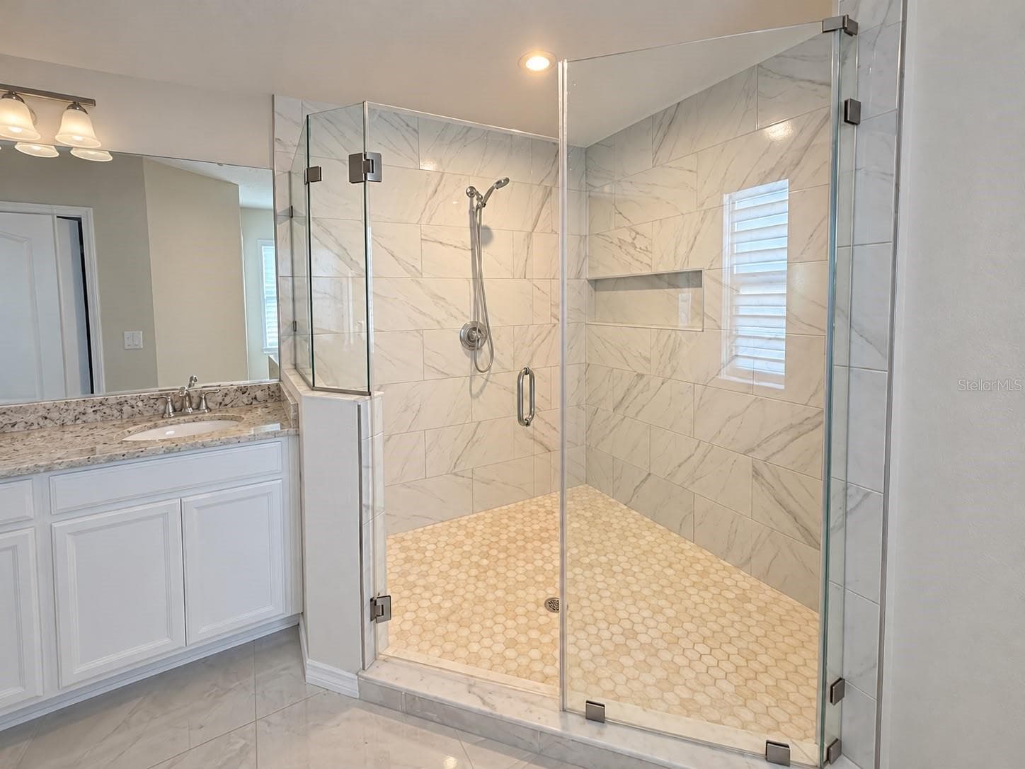 Owner's Bath - 4375 SILVER CREEK ST, KISSIMMEE