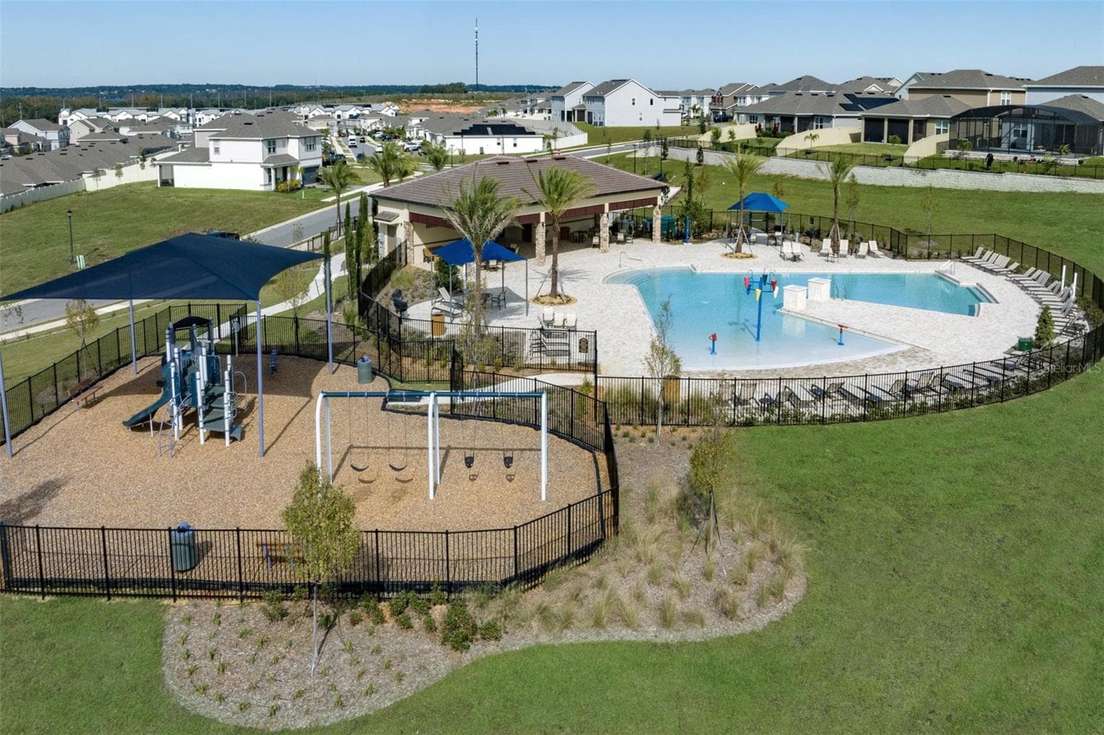 Single Family Residence at 14592 CRESTAVISTA AVE, CLERMONT, photo 4 of 7