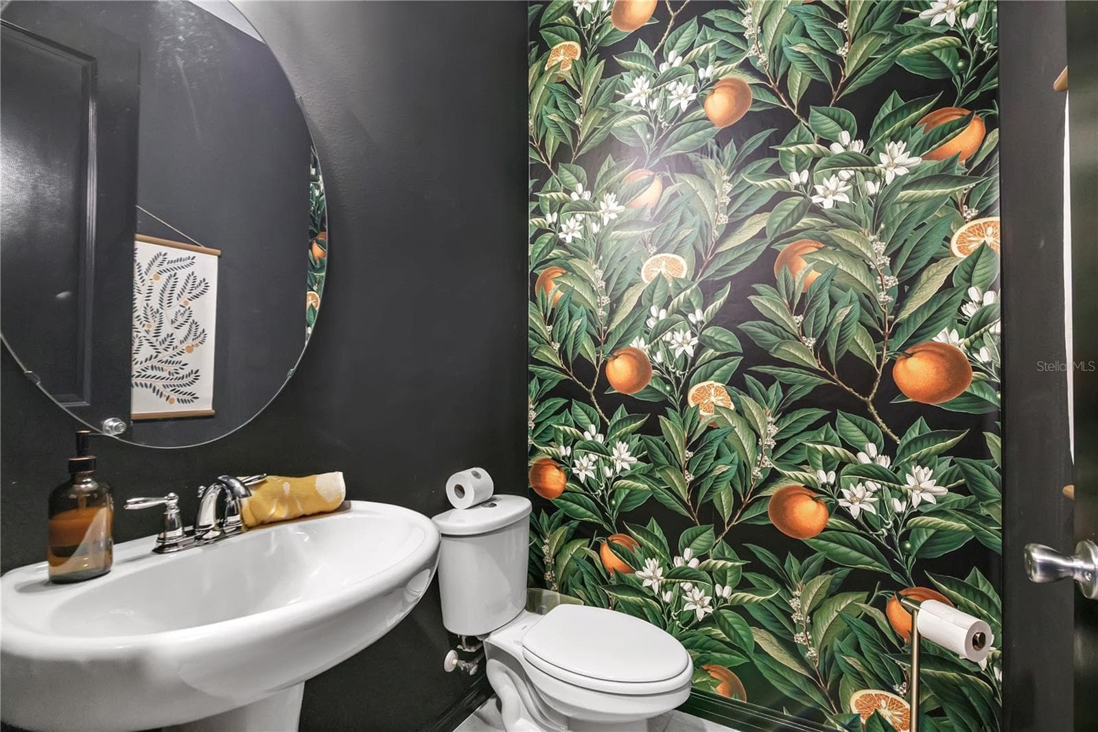 Half Bathroom - 701 LONGBOAT DR, DAVENPORT