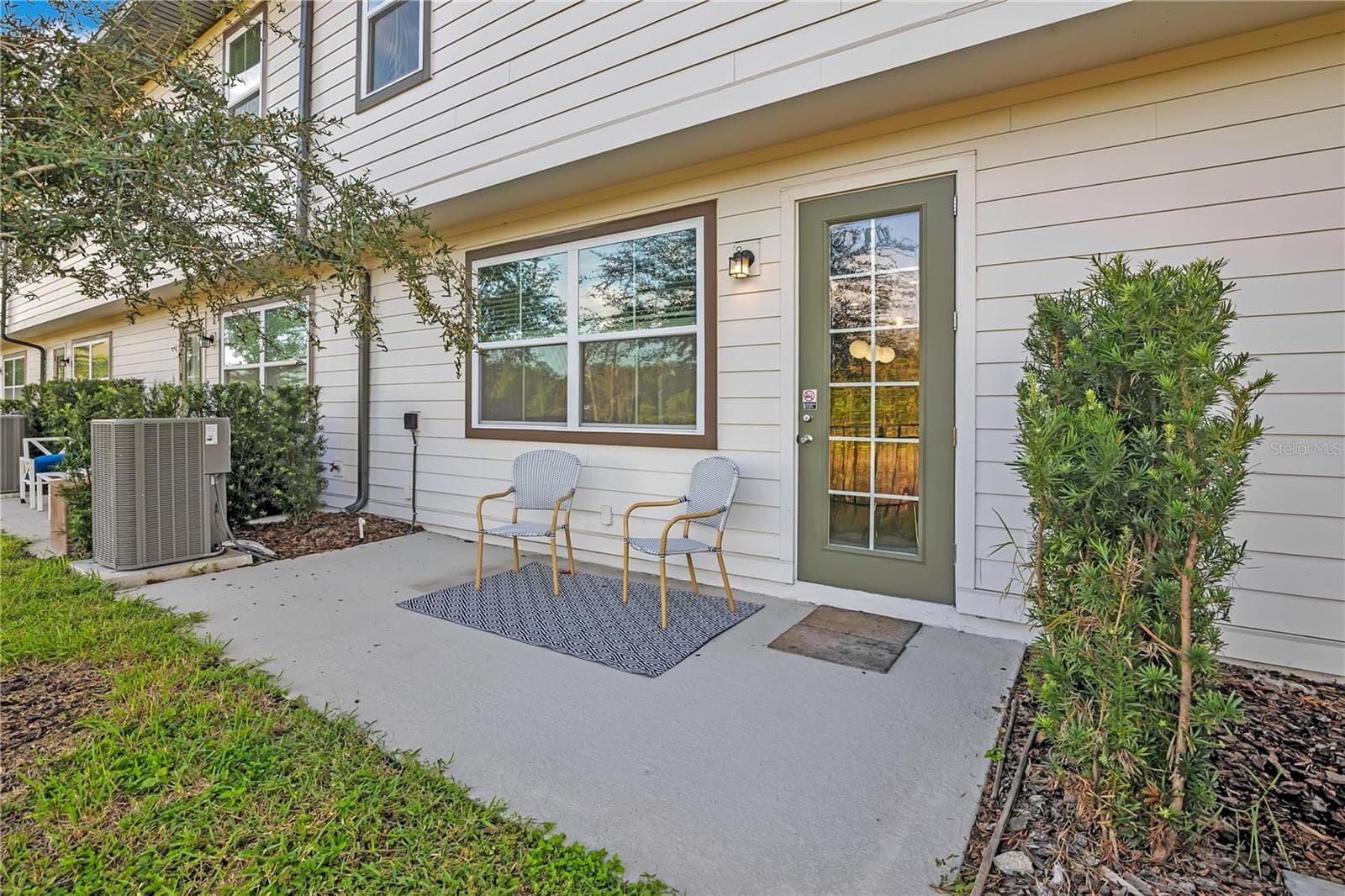 Townhouse at 701 LONGBOAT DR, DAVENPORT, photo 25 of 41