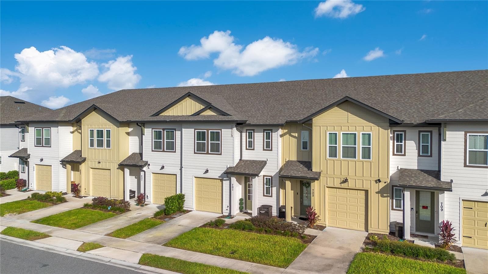 Townhouse at 701 LONGBOAT DR, DAVENPORT, photo 28 of 41
