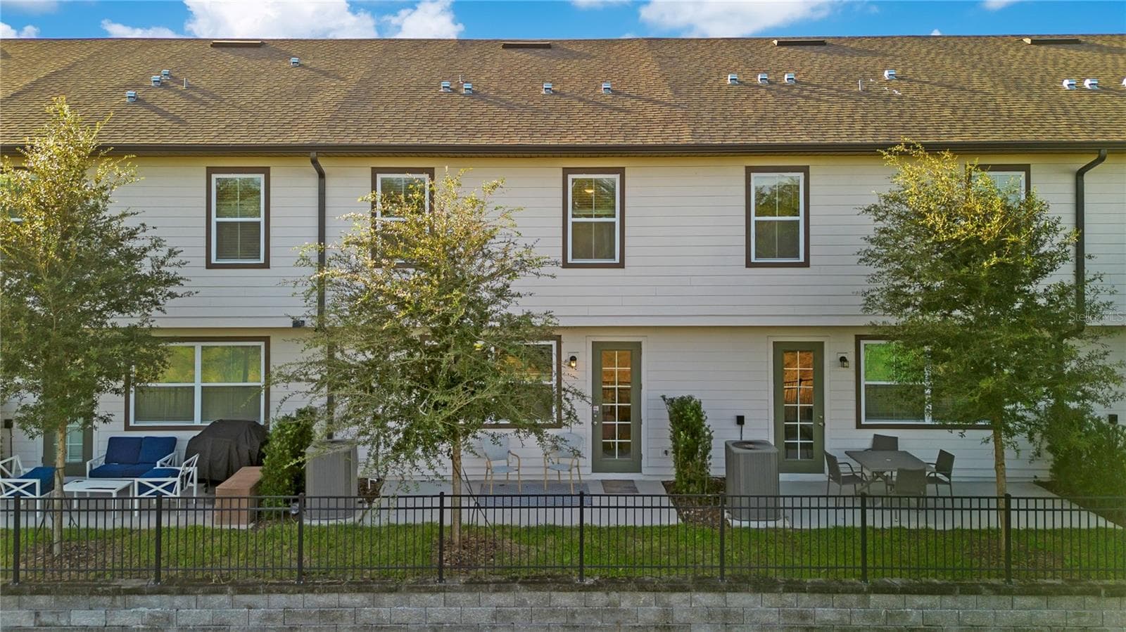 Townhouse at 701 LONGBOAT DR, DAVENPORT, photo 29 of 41