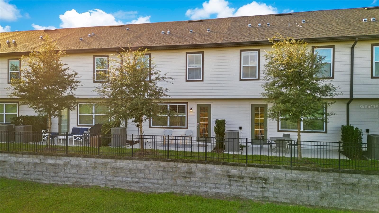 Townhouse at 701 LONGBOAT DR, DAVENPORT, photo 30 of 41