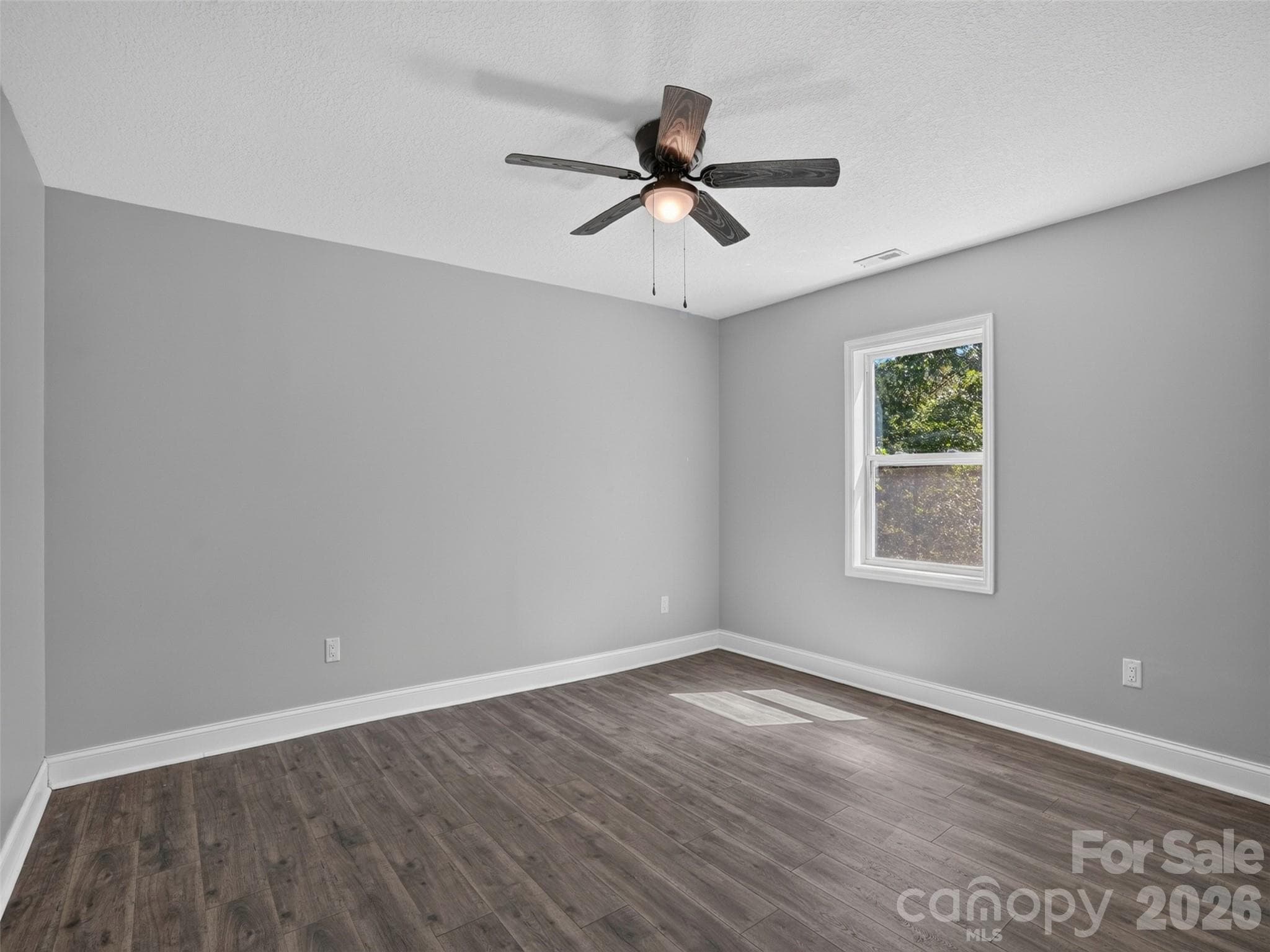 Single Family Residence at 594 McMillan Drive, Hendersonville, photo 35 of 46