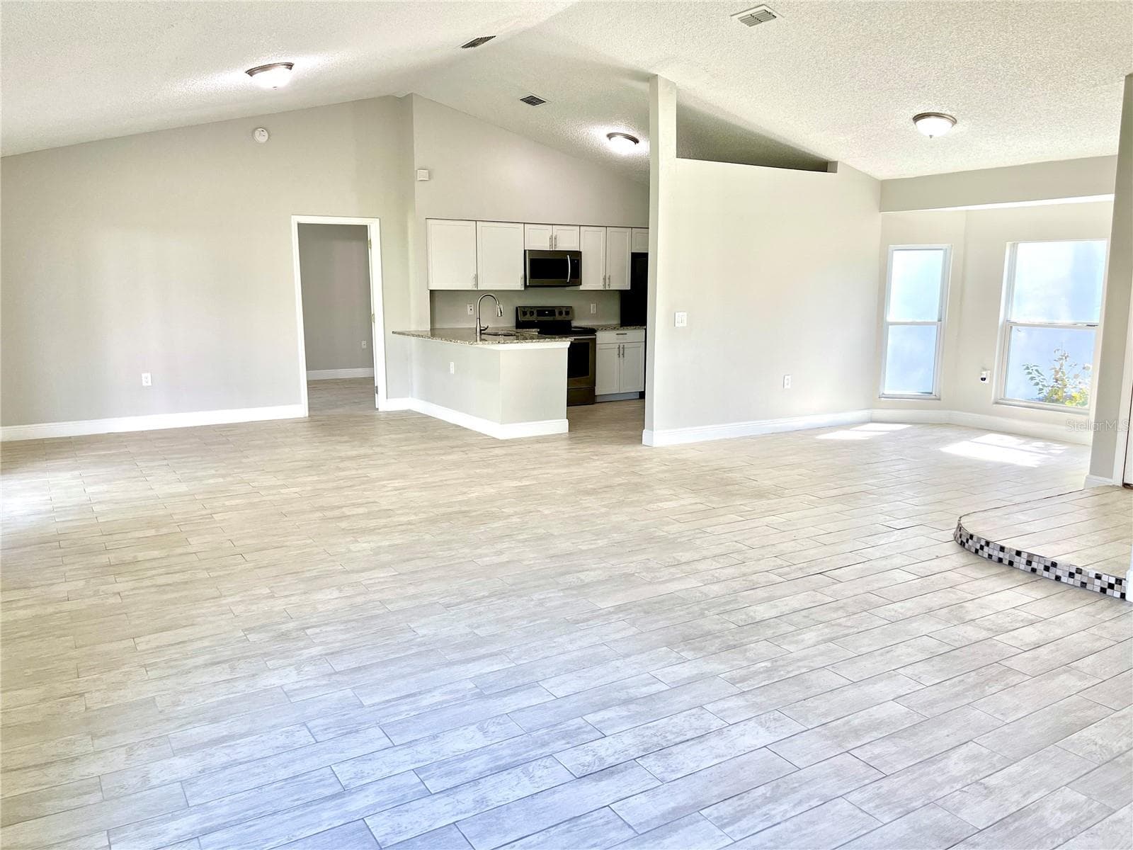 Single Family Residence at 169 BIRMINGHAM DR, KISSIMMEE, photo 3 of 26